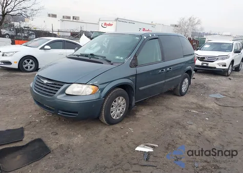 2005 Chrysler Town & Country z USA, uszkodzony, nr VIN 1C4GP45R55B239046